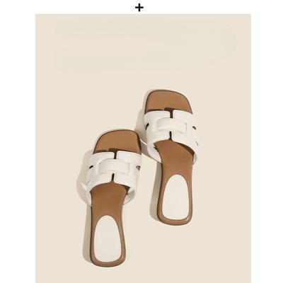 Французские модные тапочки женская летняя обувь 2025 новая мода высококлассные пляжные туфли женские на толстом каблуке крутые тапочки