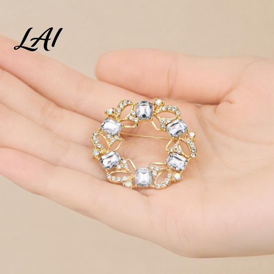 Golden Plated Alloy Brooch Women Rhinestone Hollow Wreath Brooch Dainty Decorative Badge Round Pin Pin Sweater Cardigan Coat Dress Jewelry
