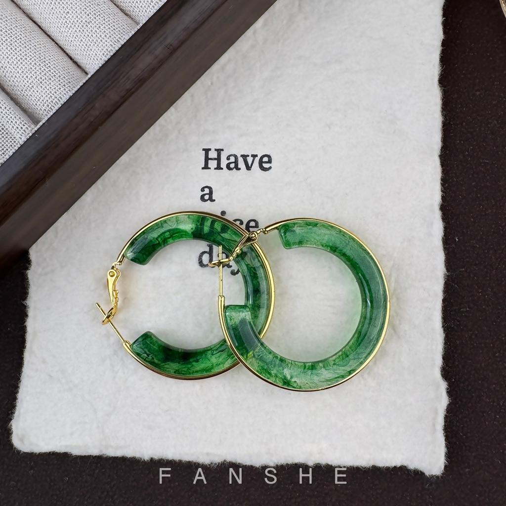 Silver needle Maillard smudged resin earrings women's autumn and winter fashion round face earrings niche exaggerated unique retro earrings