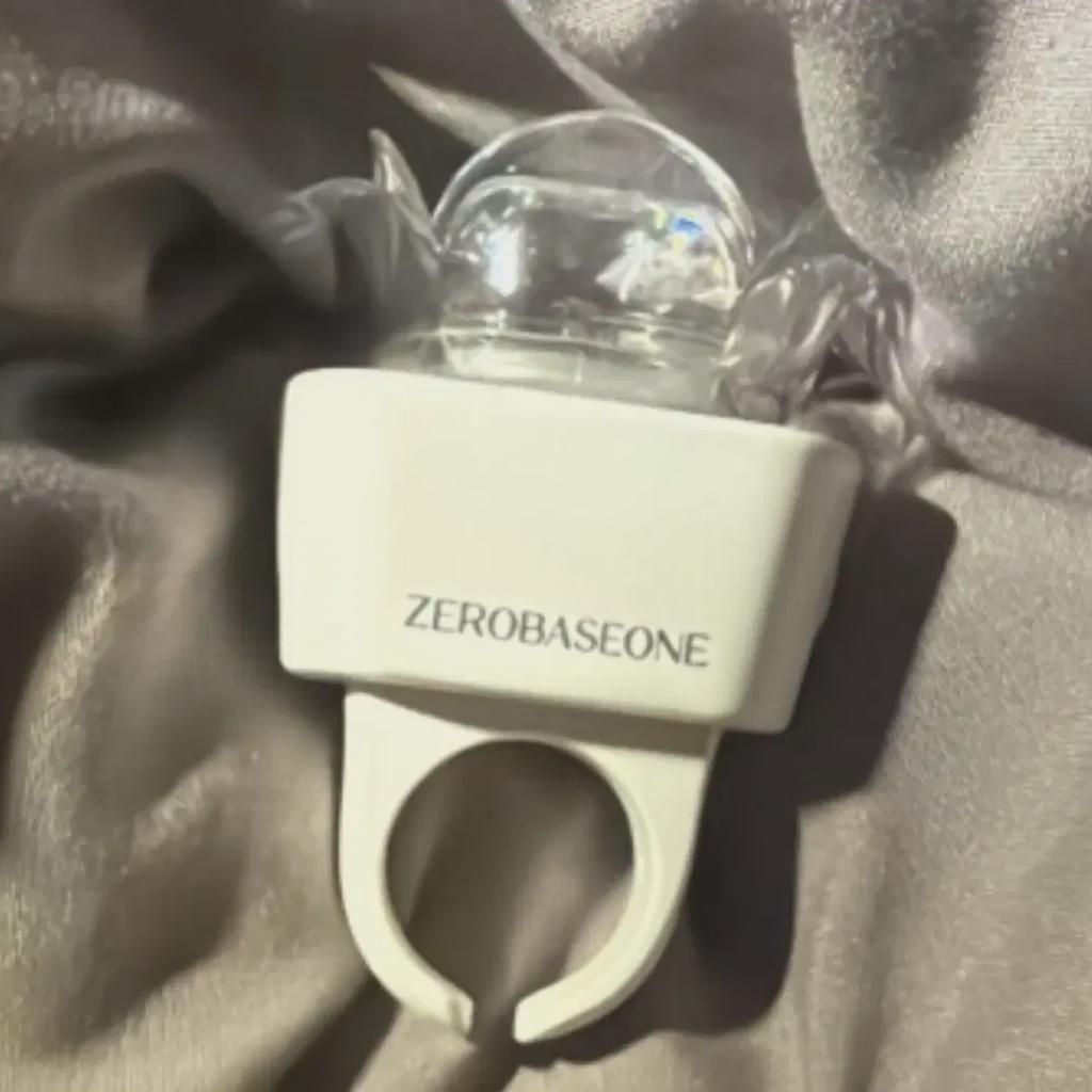 ZEROBASEONE Светильник