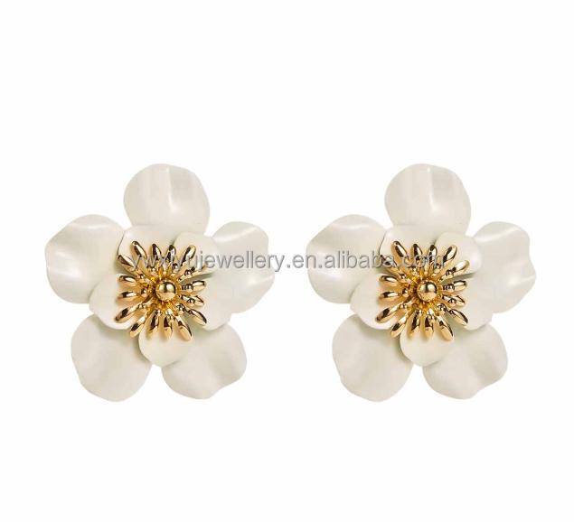 Gold Plated Alloy Flower Stud Earrings Zircon Imitation Pearl Cute Fashion Ear Jewelry for Women Party Daily Wear