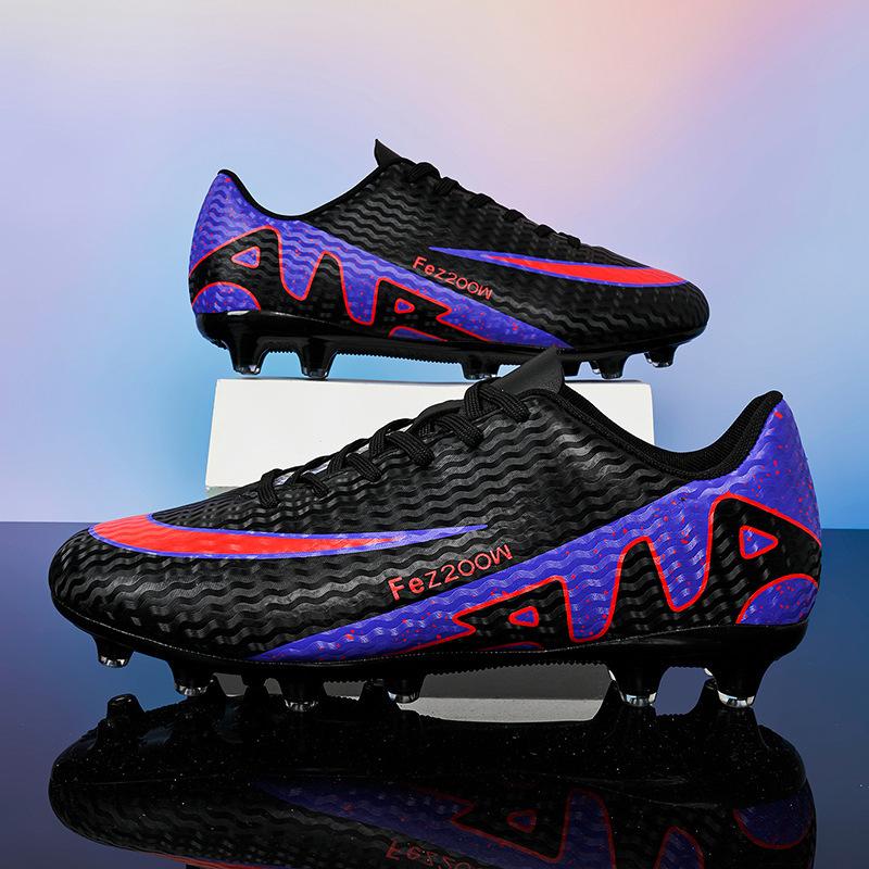 Внешняя торговля 2025 новая низкая обувь для футбола для мальчиков и девочек студентов для тренировок сломанные шипы TF обувь для мини-футбола парные модели