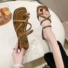 Модные стильные женские шлепанцы с перекрестными ремешками, удобные, легкие, с петлей для пальца, пляжная обувь с повседневным однотонным дизайном для лета