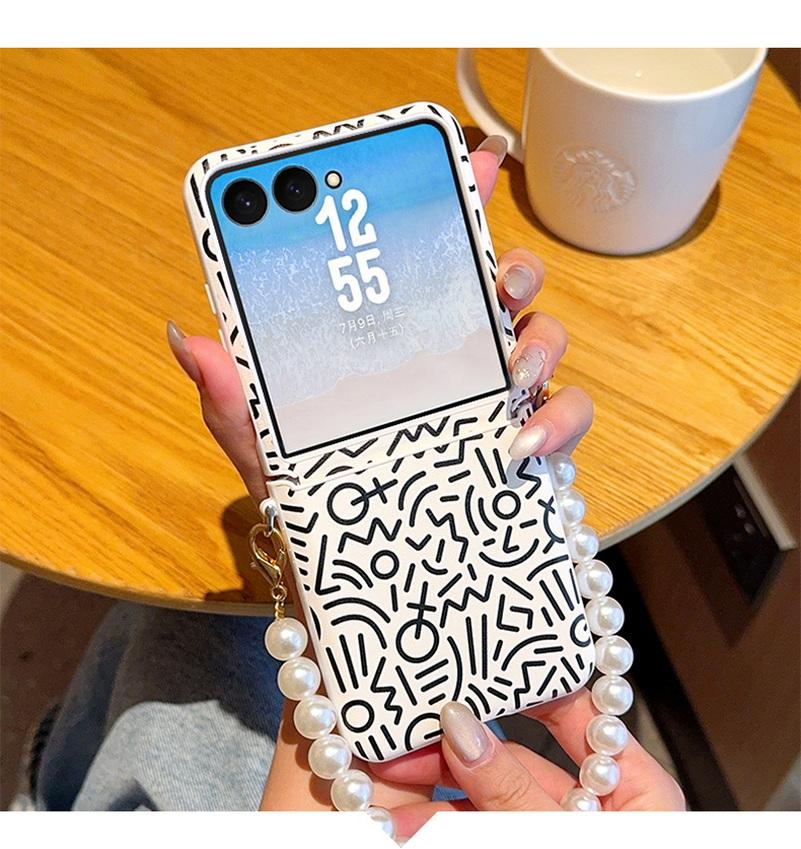 All-inclusive Graffiti Side Buckle Pearl Strap Protective Case For Samsung Galaxy Z Flip 7 flip7 Protect Cover