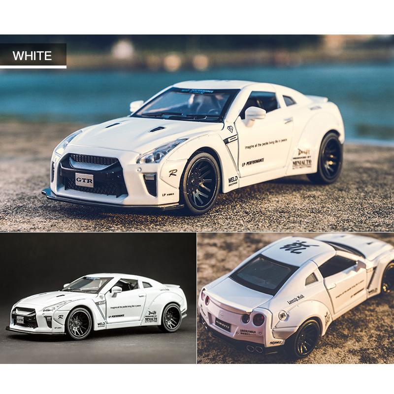 Масштаб 1/32 Nissan GTR, литая под давлением модель автомобиля, игрушечный автомобиль с откатным механизмом, звуком и светом для детей, коллекция подарков для мальчиков и девочек