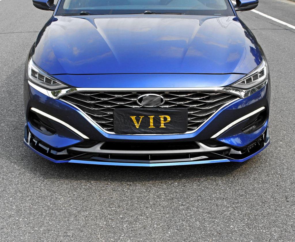 Современный комплект переднего сплиттера и заднего спойлера для Ford Fiesta: Сплиттер, жабры и защиты бампера в боевом стиле