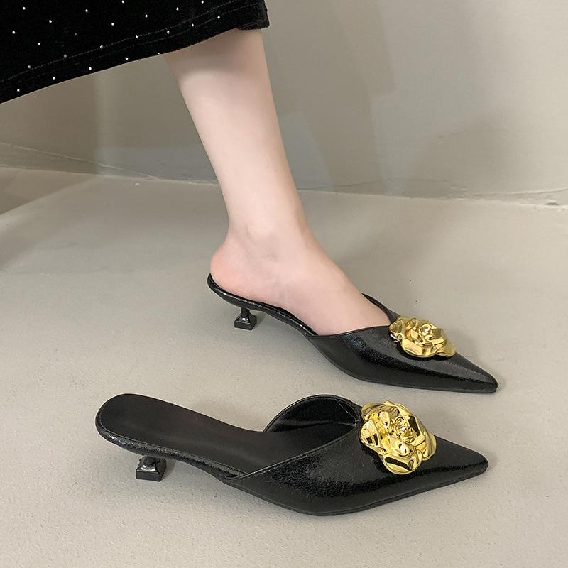 2025 лето новые шлепанцы женские носить сандалии на низком каблуке металлическая пряжка острый носок тонкий каблук средний каблук сумка голова полушлепанцы женские