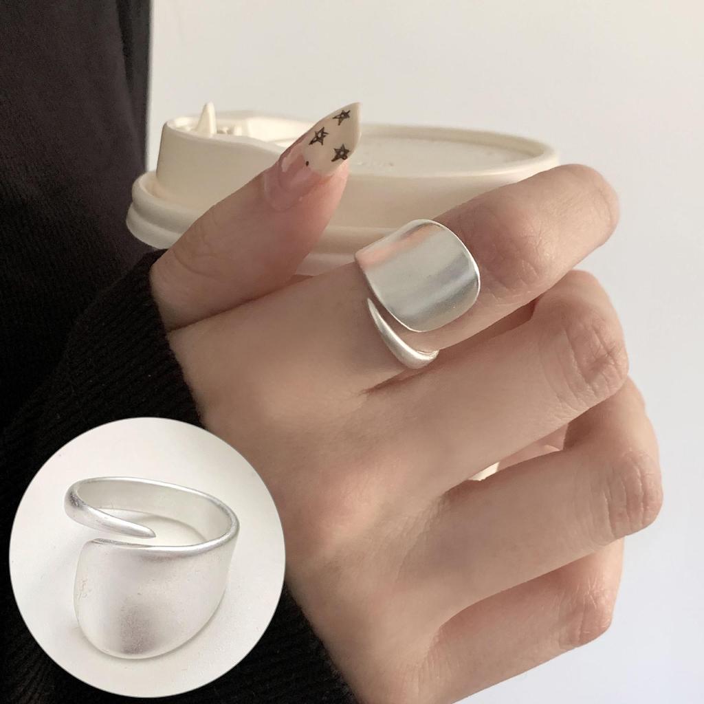 Кольцо-обертка с геометрическими линиями - Посеребренное S925 для женщин