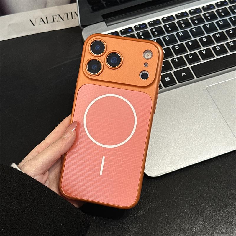 Магнитный чехол для iPhone 17 Pro Max с защитой всех линз и текстурой из углеродного волокна