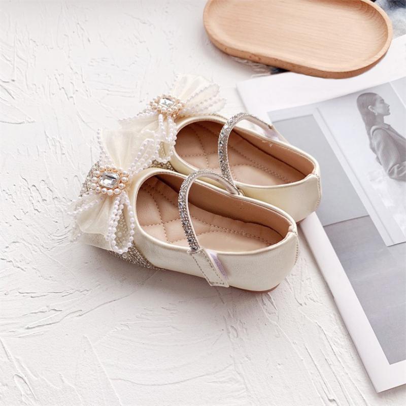 Детские кожаные туфли для девочек, украшенные стразами и жемчугом, вечерние танцевальные туфли принцессы для девочек на одинарной подошве, детская обувь для выступлений