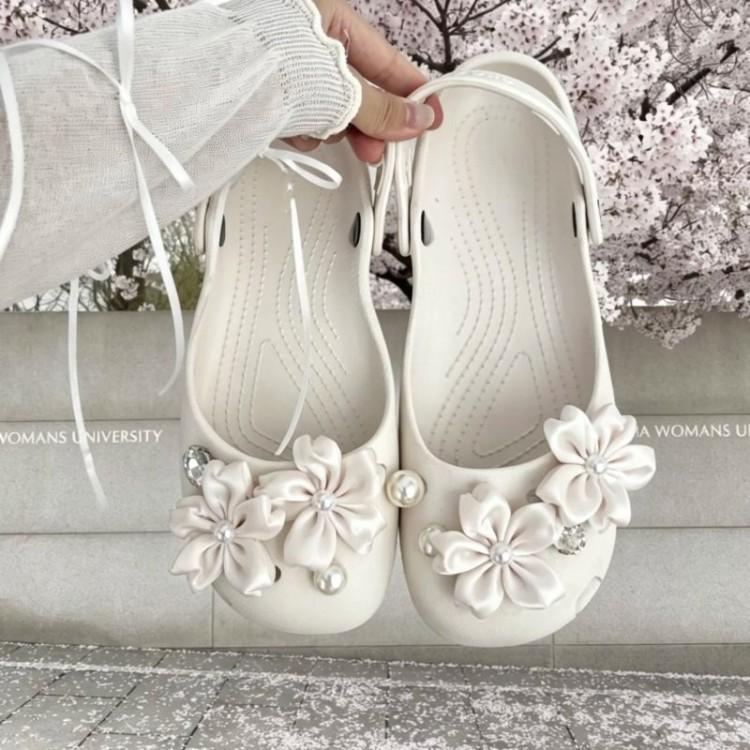 Подвески-пуанты 'Фея Цветения Вишни' | Цветочные Аксессуары для Crocs и DIY Кастомизация в Балетном Стиле