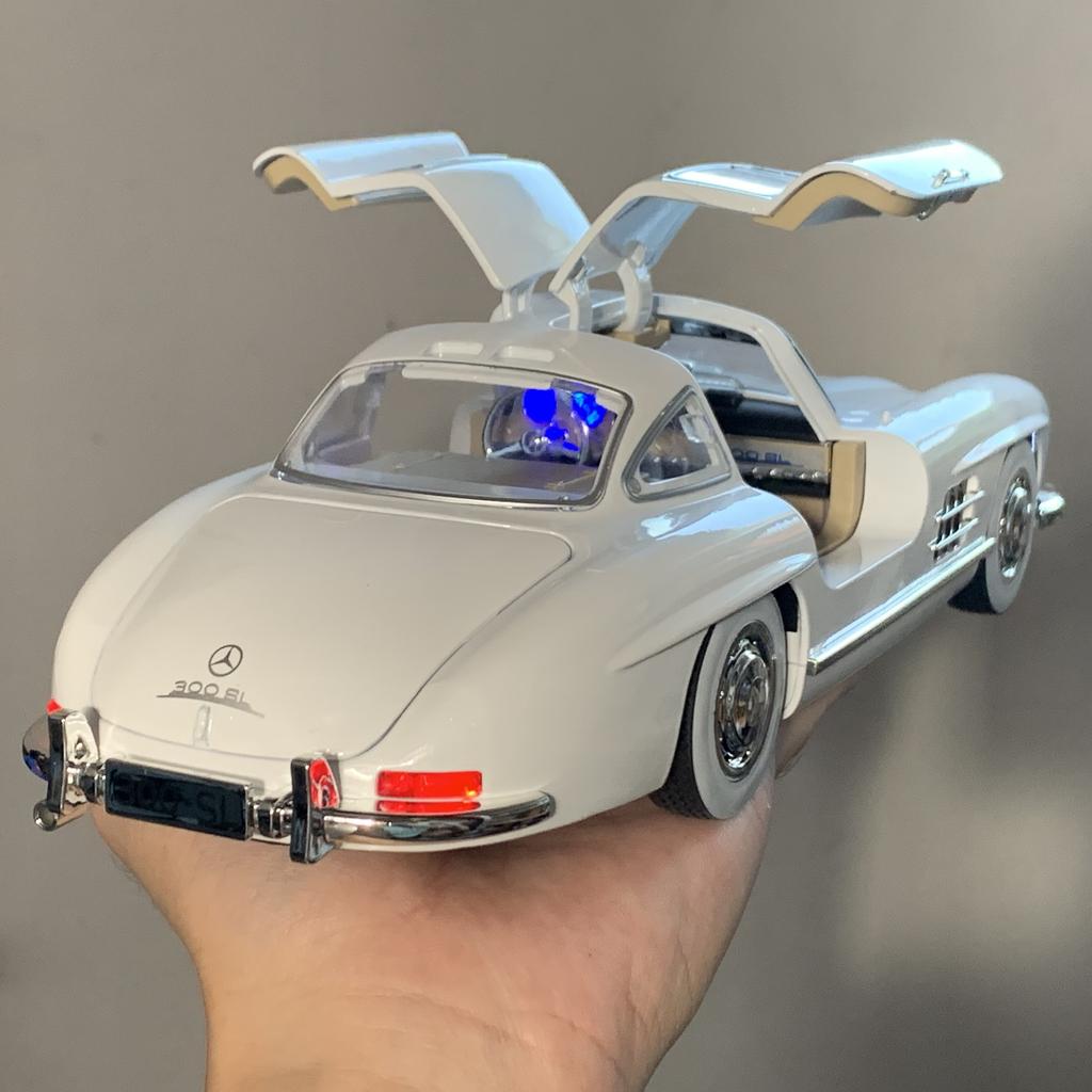 1:18 Benz 300SL Высокодетализированная Металлическая Модель Автомобиля Масштабная Декорация для Спальни и Подарок на День Рождения Мальчика Декорации для Гостиной и Праздника