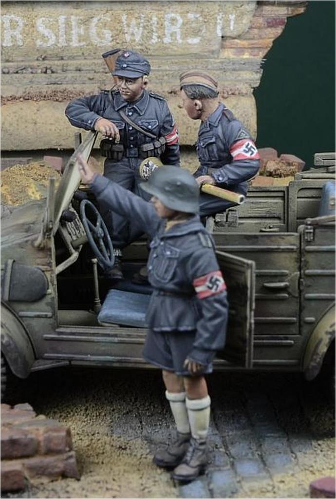 Миниатюрный немецкий солдат HJ верхом на Kubelwagen набор из 3 деталей из смолы DD35237 D-Day 1/35