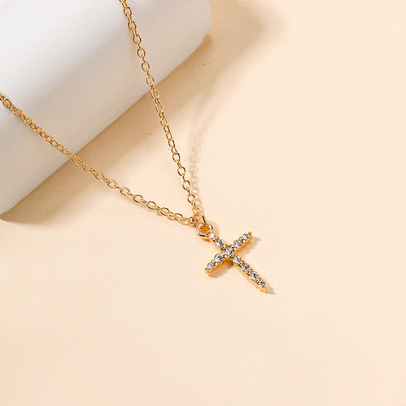 Gold cross necklace, European and American personalized high-end jewelry ins wind diamond alloy pendant for women