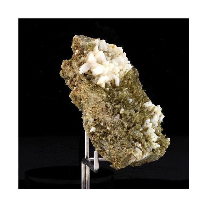 Pierres et Minéraux. Clinozoisite. 198.5 ct. Marine de Scala, Canari, Haute-Corse, France.