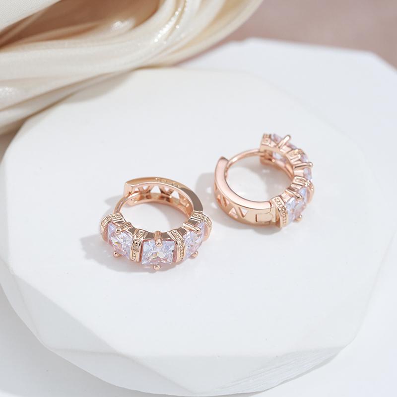 Женские серьги-кольца с блестящими квадратными цирконами Kinel