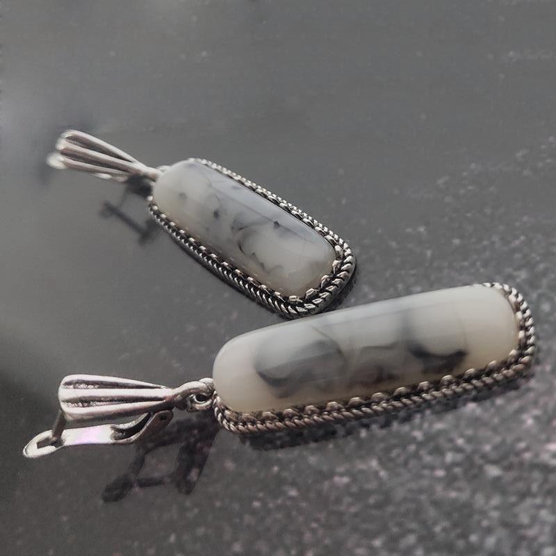 Chalcedony Imitation Natural Stone Earrings Are Small, Exquisite and Versatile Earrings. They Are Fashionable and Retro Bohemian Accessories
