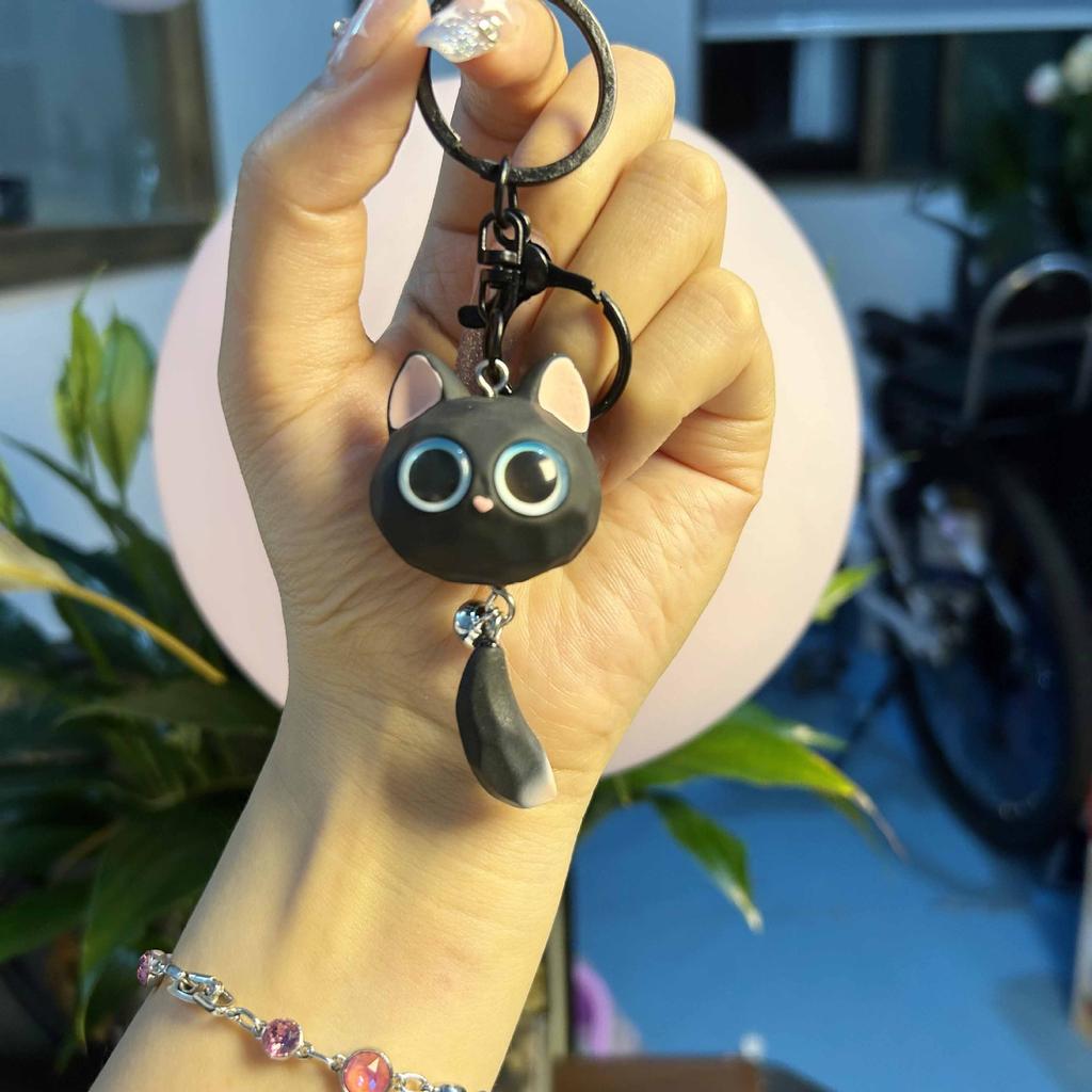 Japanese Style Cartoon Cat Keychains Artificial Resin Cat with Small Bell Girl's Keychains Gift for Friends