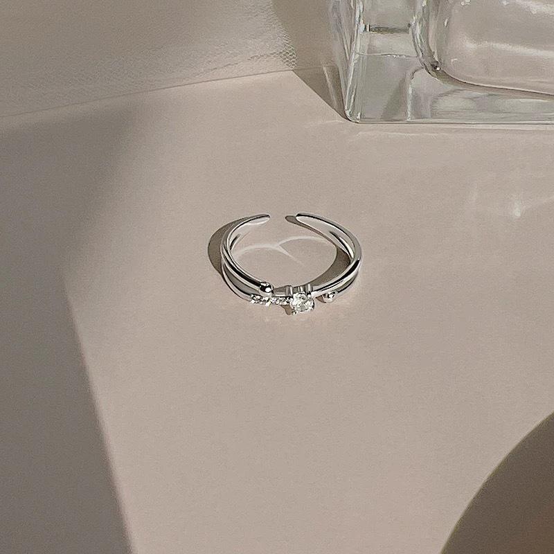 Женское открытое регулируемое кольцо Star Trail с розовым бриллиантом: Высококлассный нишевый дизайн, легкая роскошь, холодный стиль INS