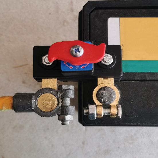 Battery Disconnect Switch Universal Power Cut Battery Disconnect Leak Off 12V/24V Universal Prevent Battery Protector Drain Automatic Manual