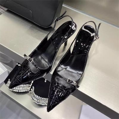 Черные лакированные туфли на высоком каблуке женские летние туфли 2025 года, новые европейский и американский темперамент, туфли с сумкой на голове, одинарные туфли с пустым тонким каблуком сзади, босоножки на высоком каблуке