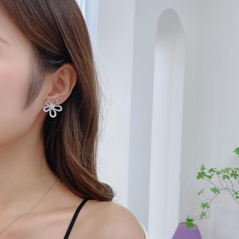 Простые украшения, слегка инкрустированные цирконием, серьги-подсолнухи, серебряные серьги-гвоздики с иглами и объемными цветами