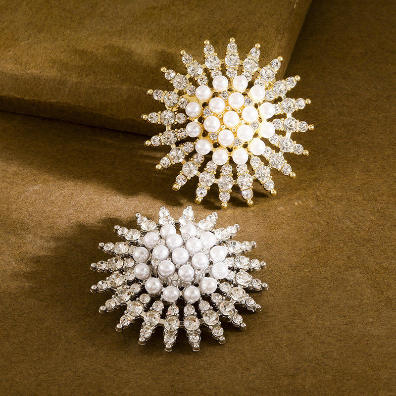 Модные броши для женщин Унисекс булавки Разноцветные в наличии Модная изысканная брошь Женские ювелирные аксессуары