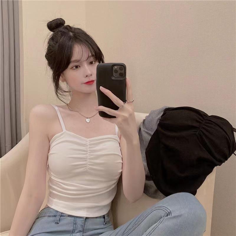 Женская облегающая и утягивающая майка с плиссированными внутренними бретельками, красивый бюстгальтер на спине и верхняя одежда.