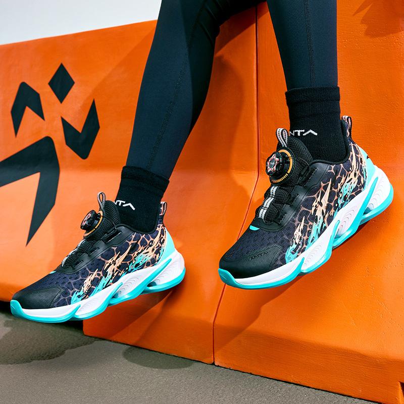 Anta Кроссовки детские Red Flame 3.0 износостойкие низкие детские кроссовки черные зеленые 312335511-3