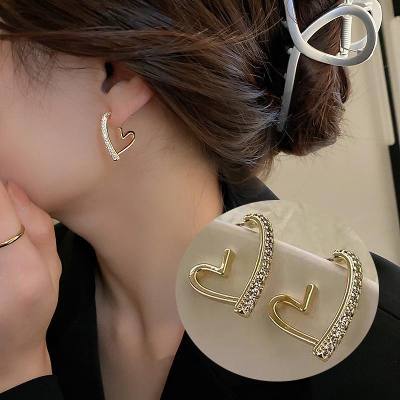 1 Pair Trendy Simple Earrings For Women Girl Heart Ear Stud For Women Girls