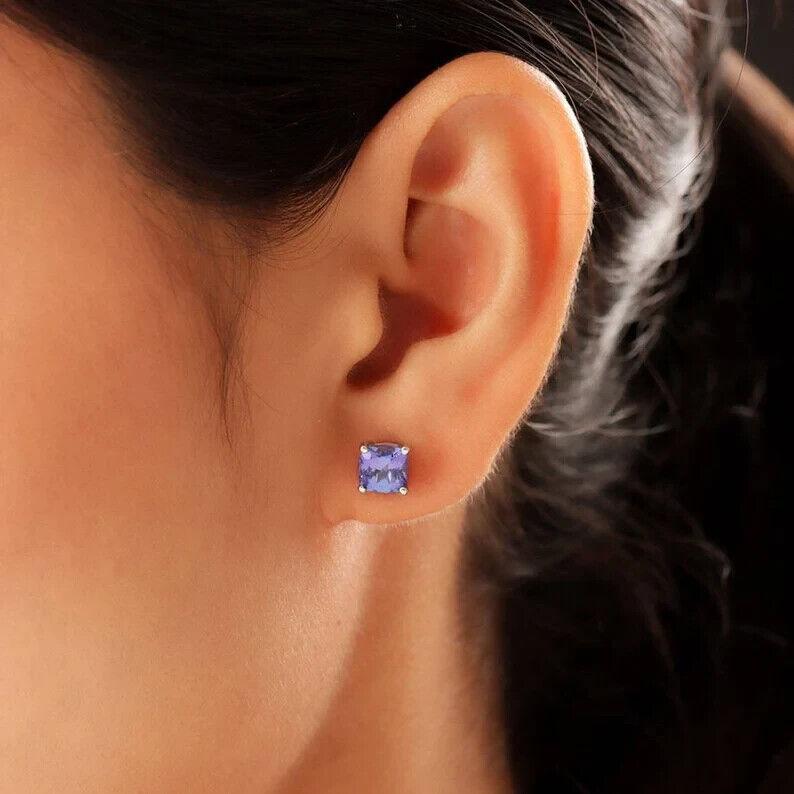 Серьги-гвоздики с драгоценным камнем танзанит огранки Ашер из стерлингового серебра 925 пробы