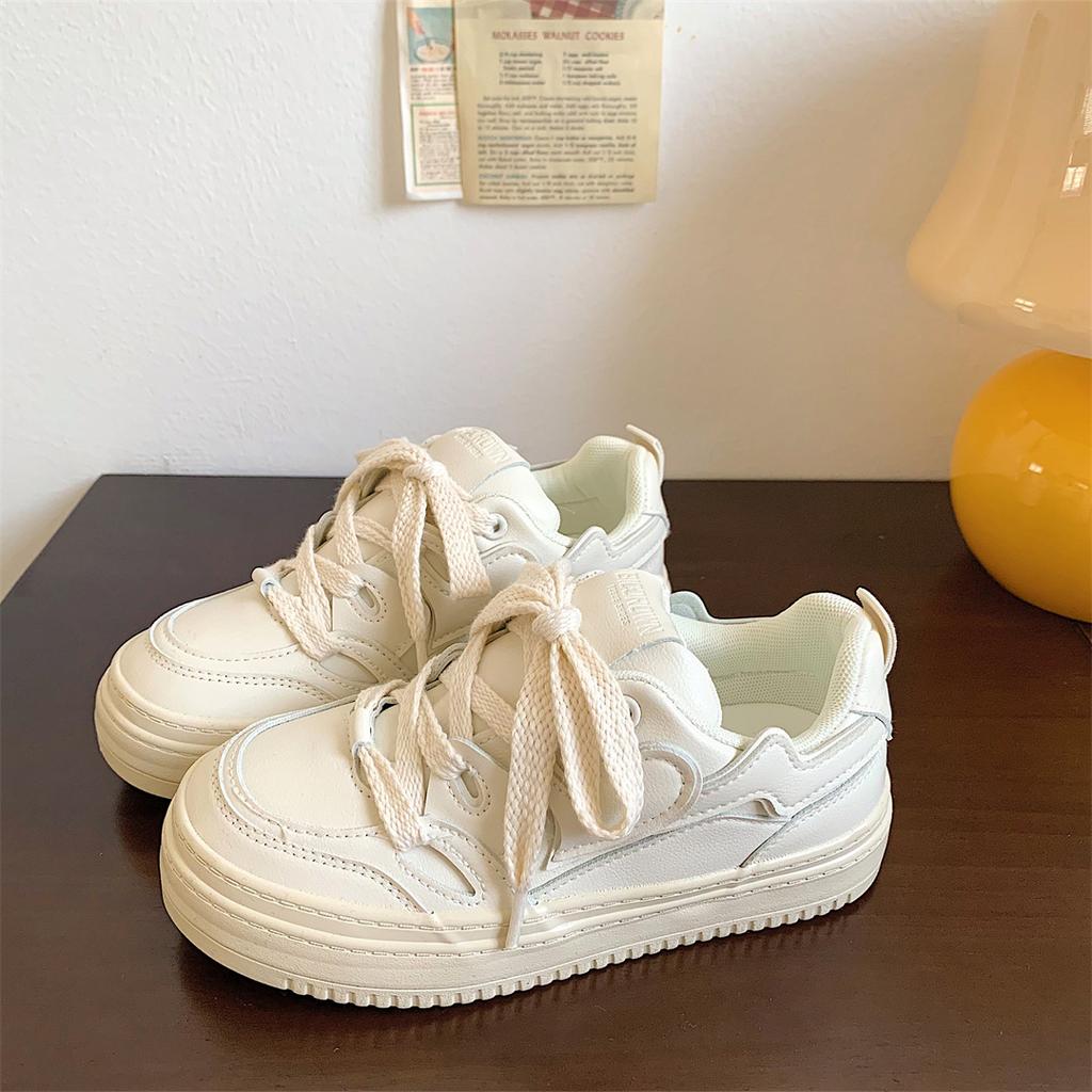 Весна и осень 2025 года новая универсальная повседневная спортивная обувь на толстой подошве женская ins студенческая обувь для моральной подготовки нишевый дизайн белая обувь
