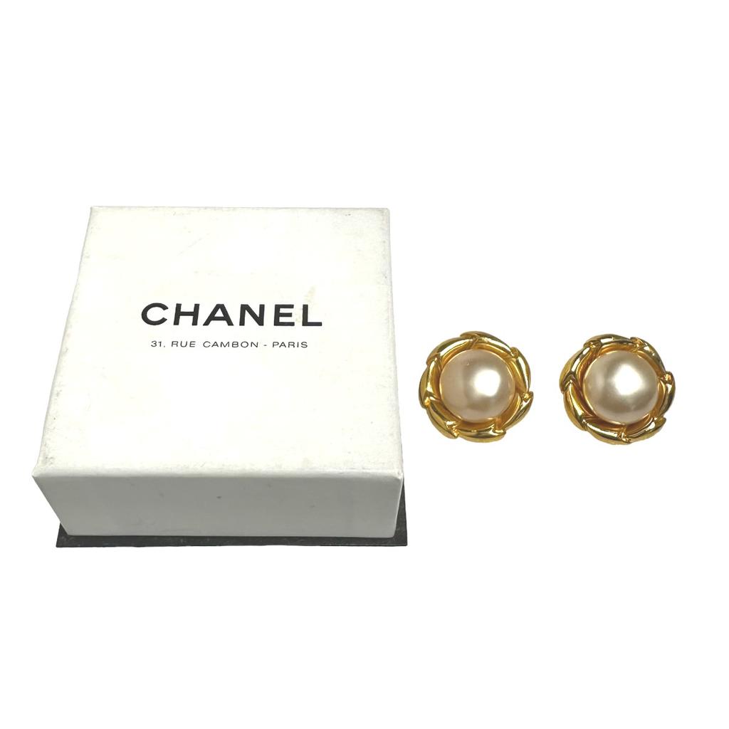 Chanel With Blisters, No Rubber, Large 93P Earring Gold Plated Gold Women Used