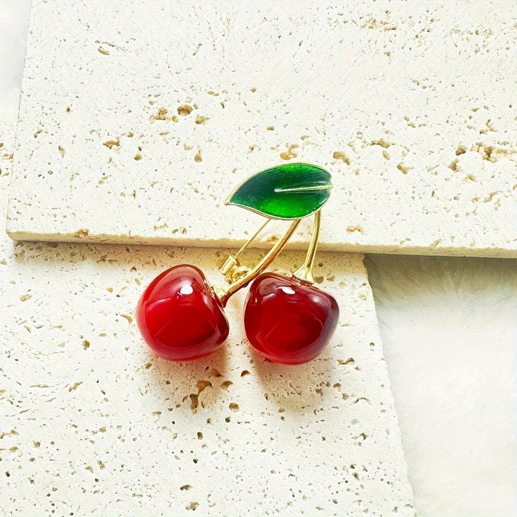 Брошь из серии «Вишня», Милая брошь, Подходит для повседневной носки и в качестве подарка, Аксессуар на тему вишни, Полный атмосферы, Аксессуар для одежды