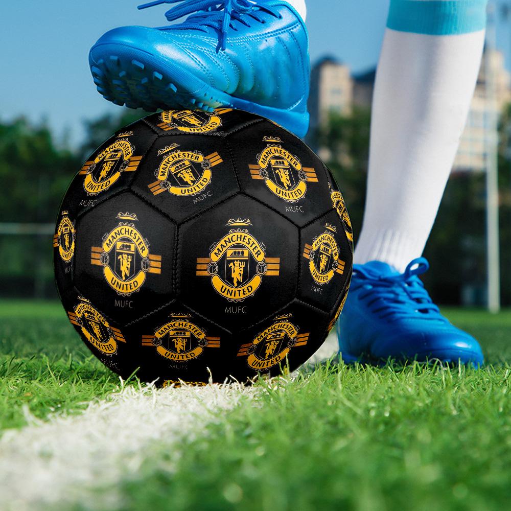 Man Utd logoSoccer Ball Colorful All Ages Machine Stitched PVC Competition Ready Durable High-Bounce