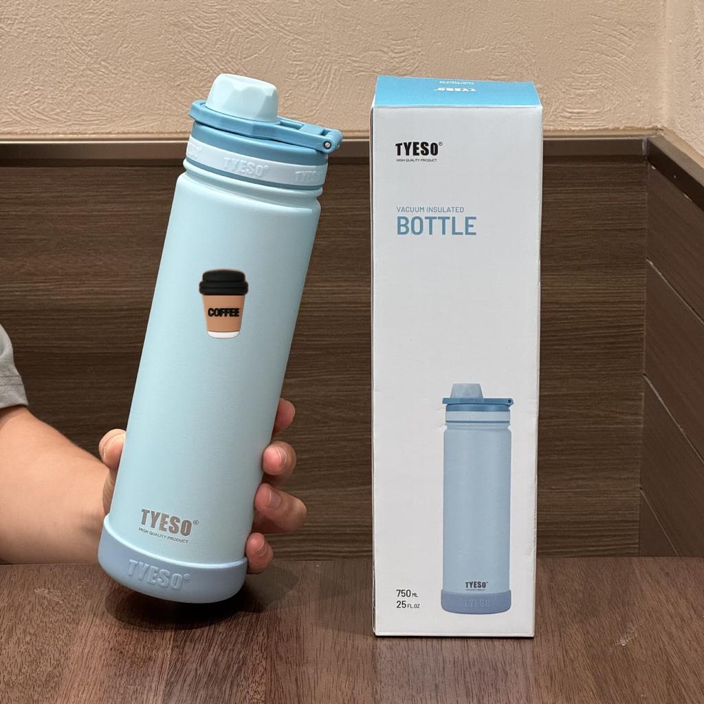 TYESO 750ML Portable Sports Cold Water Bottle with Non-slip Thick Sleeve Leakproof Outdoor Drinking Cup for Daily Use with Coffee Sticker