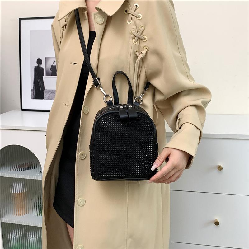 Горячая сумка с бриллиантами Женская сумка 2025 Новая Простая Большая вместимость Женский рюкзак Яркий бриллиант Повседневная сумка через плечо Сумка