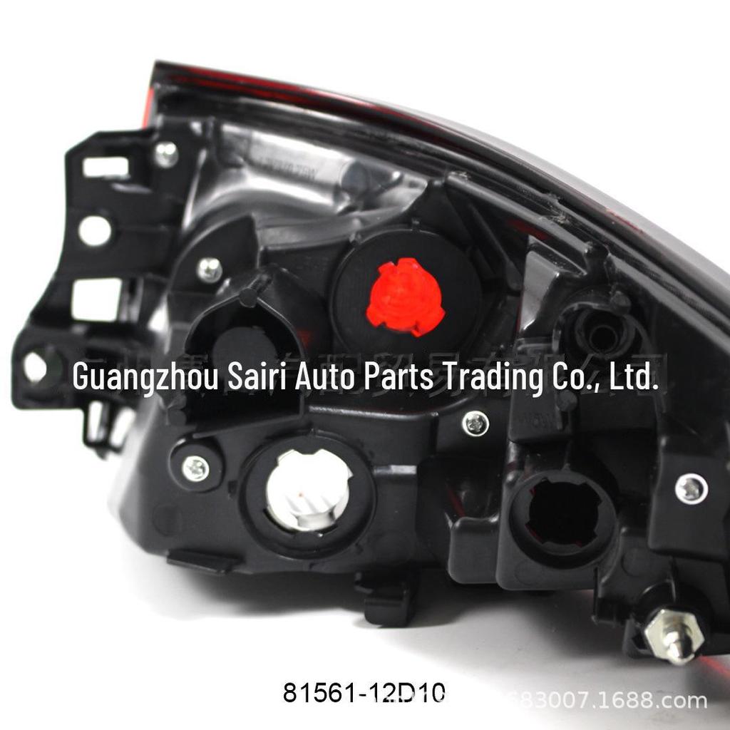 Королла 2023 года (ZWE219) LE/SE США задний фонарь 81561-12D10