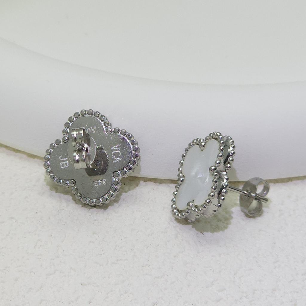 Высококачественная титановая сталь Натуральный перламутр Четырехлистный клевер Серьги для женщин 18K Модные Премиальные серьги