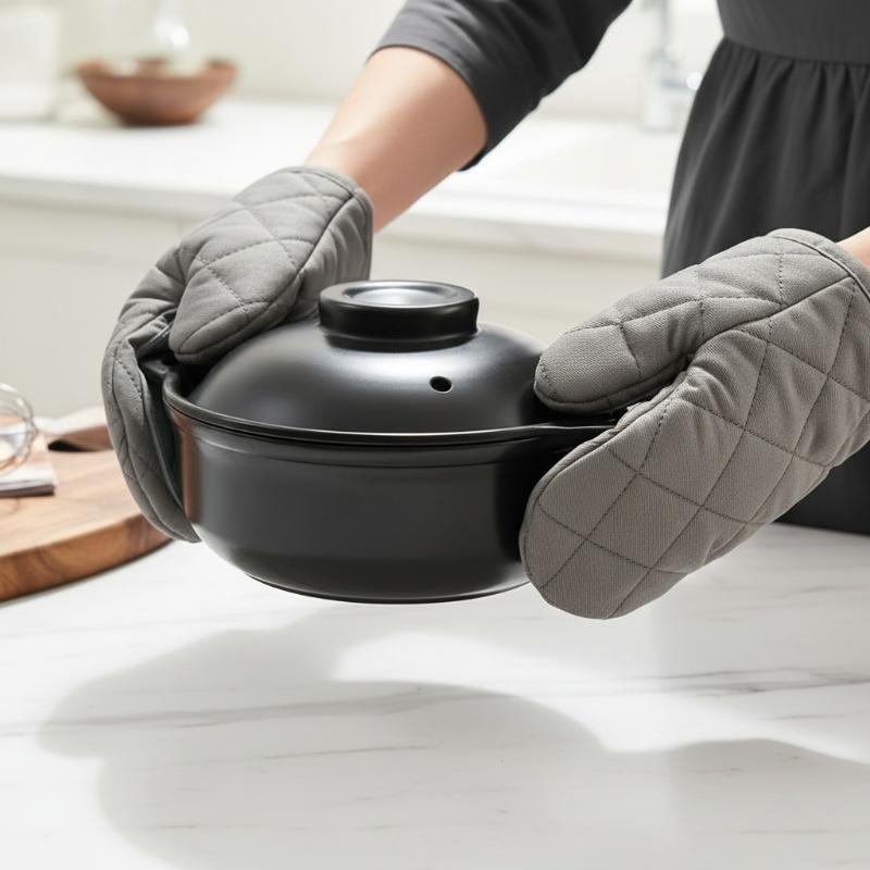 Silicone Oven Mitts Fish Shaped Heat Resistant Gloves Anti Scald Kitchen Pot Holder for Baking Cooking