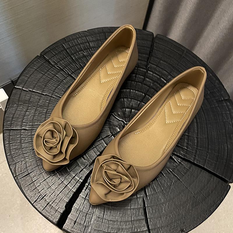 Fashion Women's Large Size Flat Shoes Autumn New Pointed Head Shallow Mouth Flower Light Soft Sole Non-slip Single Shoes