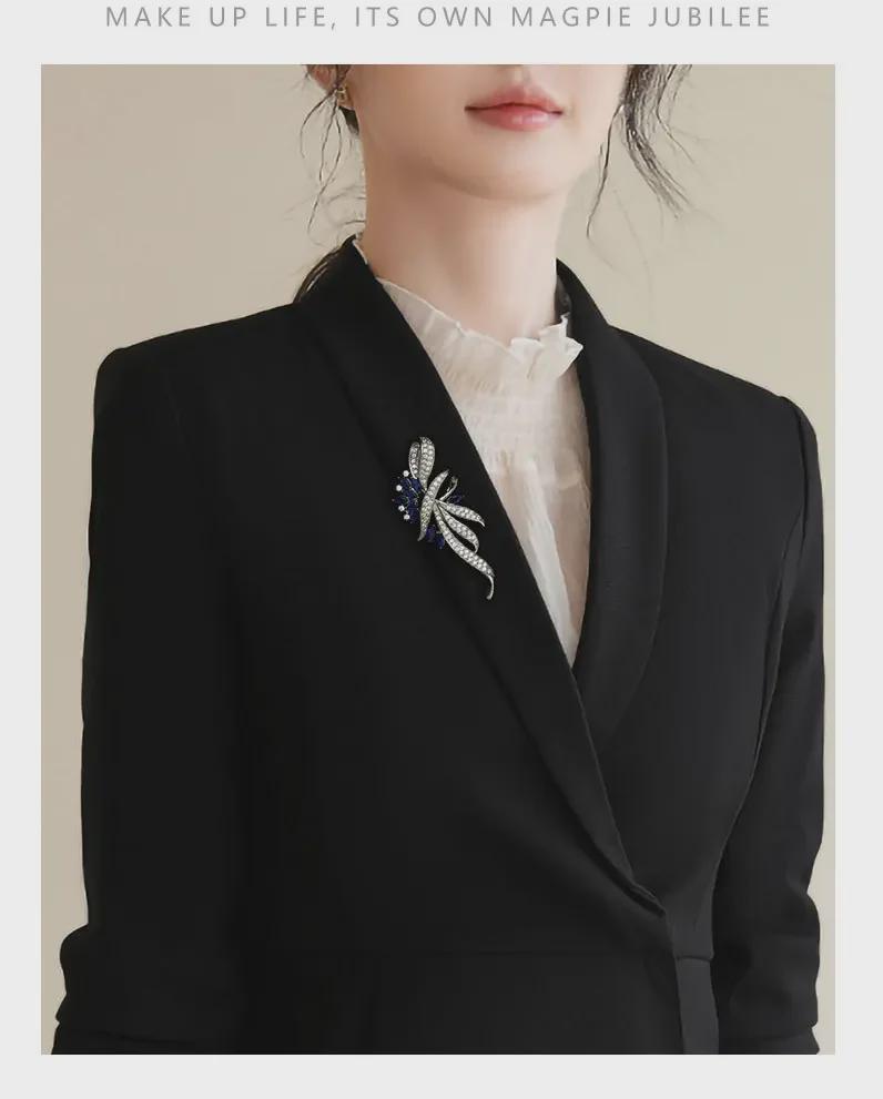 Роскошная брошь-бантик в виде цветка циркония: Стильная и универсальная булавка