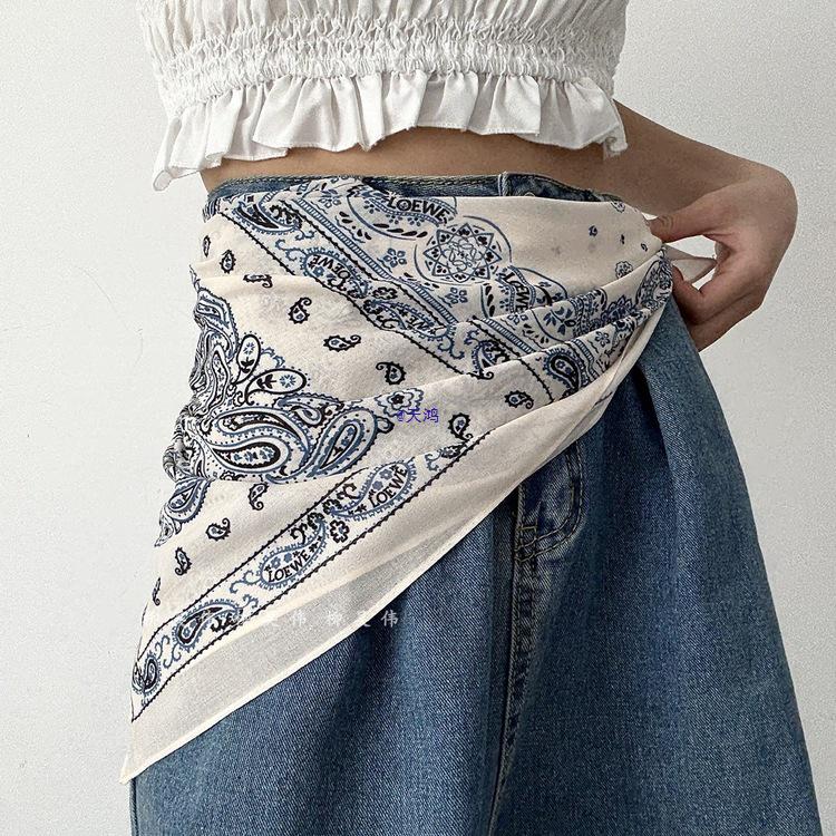 Шелковый шарф с цветком кешью и пояс-корсет для женщин