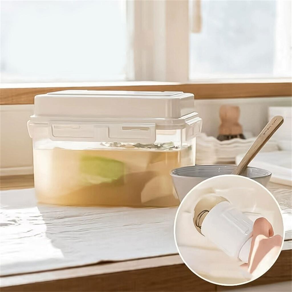 Plastic Pickle Jar with Handle and Lid Kimchi Press Fermentation Storage Container Airtight Organizers for Sauerkraut
