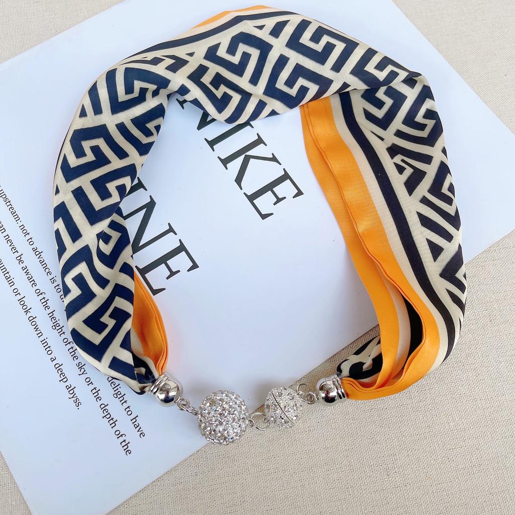 Four Seasons Available New Women's Scarf, Шарф, Магнитная пряжка, Шарф, Ожерелье, Универсальное украшение, Двойное назначение, Инкрустация бриллиантами