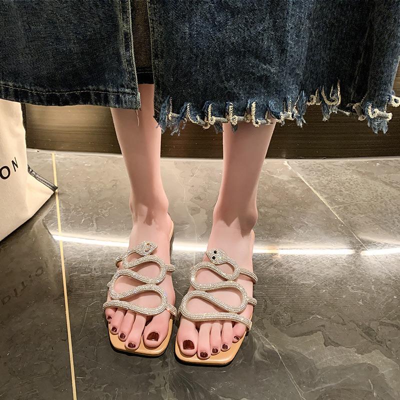 Тапочки новые тапочки большого размера женские сандалии на плоской подошве со стразами носить одно слово сандалии с квадратным носком
