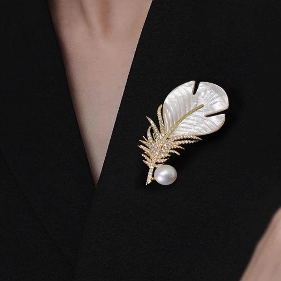 Feather Brooch Pins for Women Party Wedding Gifts Clothing Accessories High-end Chest Flower Women's Gold Rhinestone Alloy Silver Accessory Pin