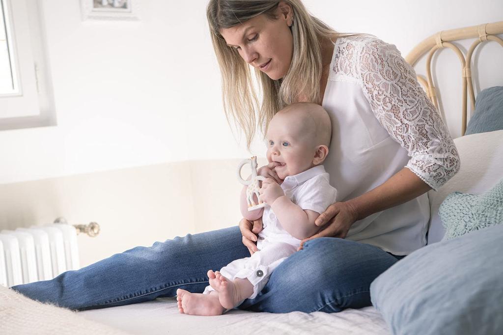 Vulli Sophie the Giraffe Teething Ring, Beige, Natural Rubber, Tiny Spoon [Official Japanese Product], Ages 0 Months To 0 Years, Popular Teething