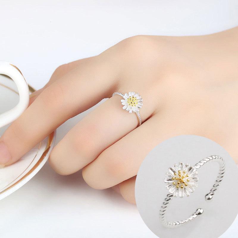 Trendy Daisy Flower Ring for Women - Charming and Fresh Design