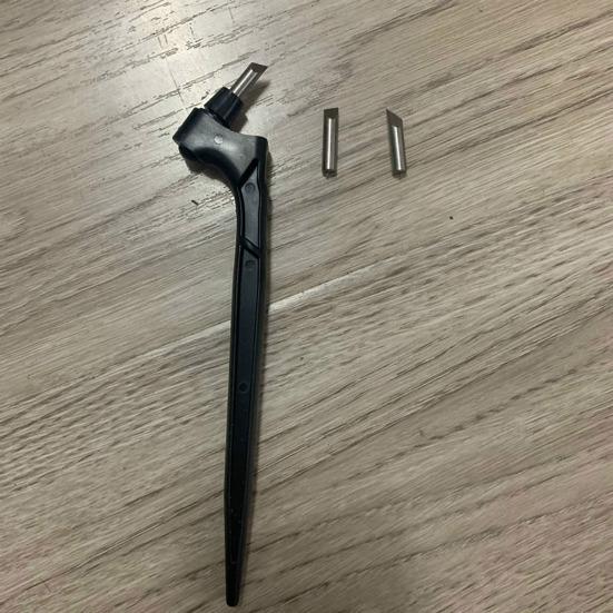 Craft Cutting Pen with 360-Degree Rotating Blades Stainless Steel Art Cut Tool with 3 Interchangeable Blades Crafting Cutter for Stencil Scrapbook DIY